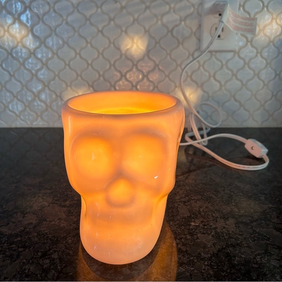 Scentsy DIY Calavera Skull Full Size Warmer Halloween Missing Lid - Picture 2 of 13